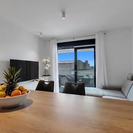 Elite * ماكارسكا