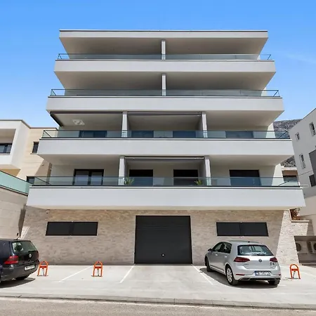 Elite ماكارسكا